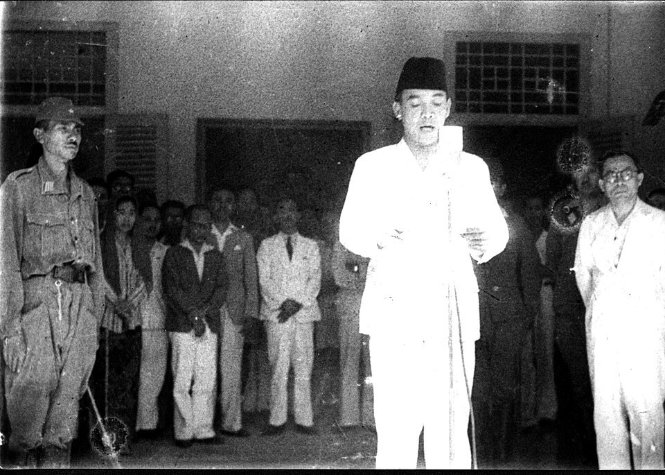 Sukarno, with Mohammad Hatta, proclaiming Indonesian independence on 17 August 1945.