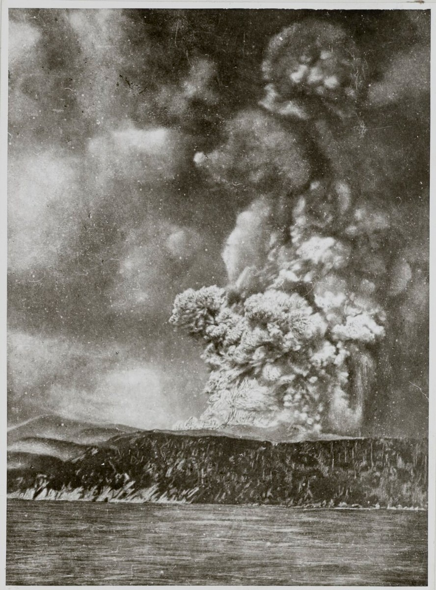 An eruption image catalogued as Krakatau in 1883 by the KITLV collection; a reproduction of a historical photograph.